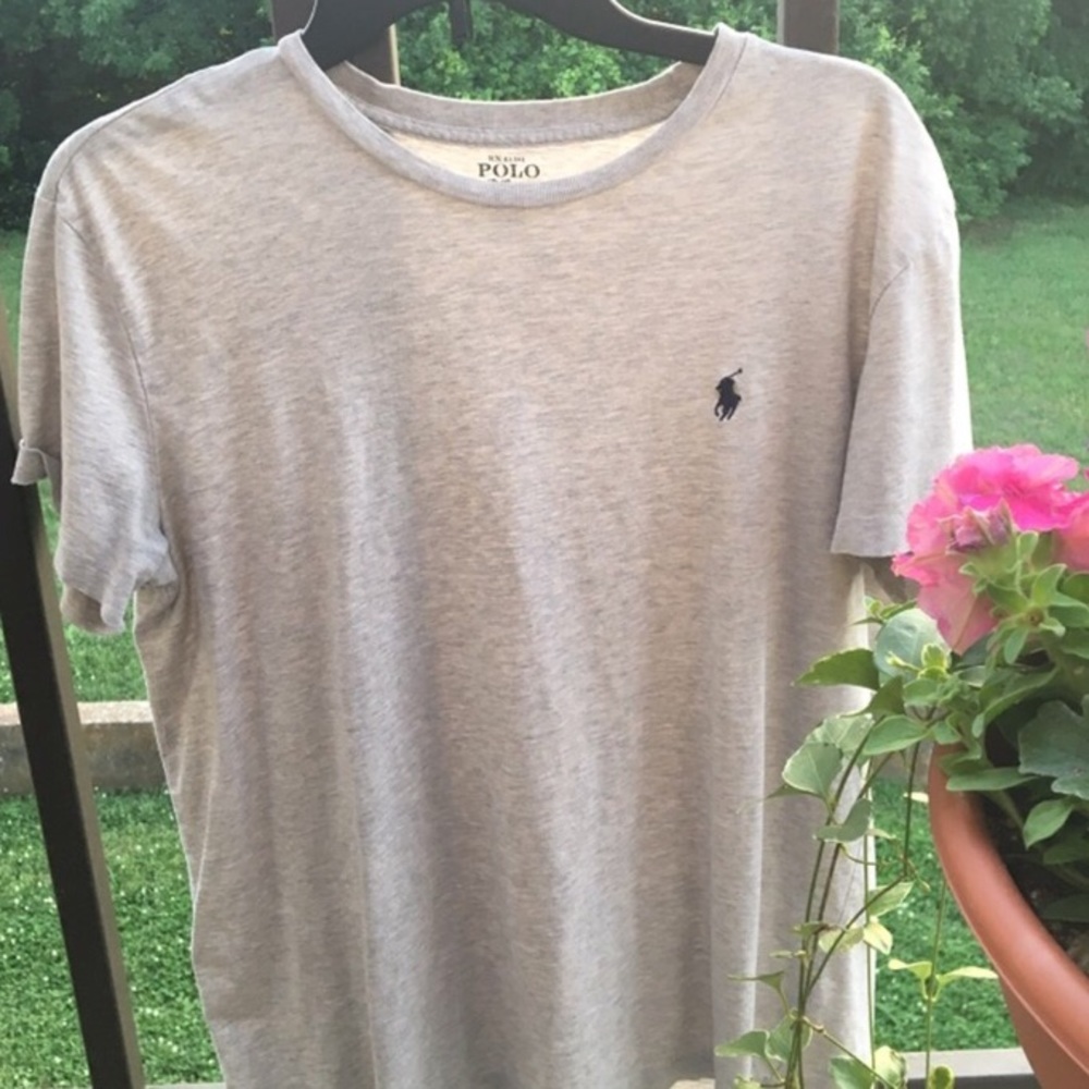 grey polo shirt